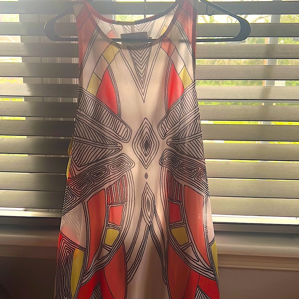 MIDI dress with a beautiful design, Very lcomfortable for a party or gathering!